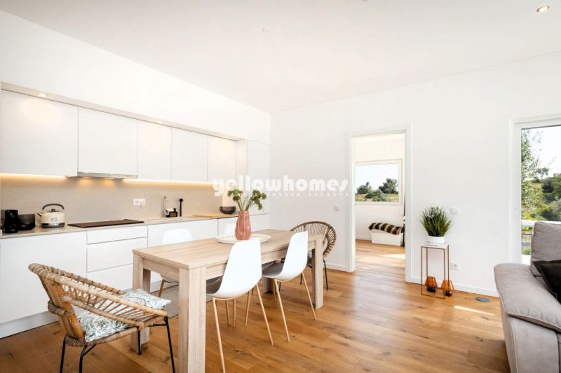 Moradia contemporânea T1+2 com piscina privada num condomínio fechado perto de Ferragudo